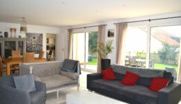 CHANTENAY – Maison 183m² – 4 chambres – jardin & double garage CHANTENAY – Maison 183m² – 4 chambres – jardin & double garage